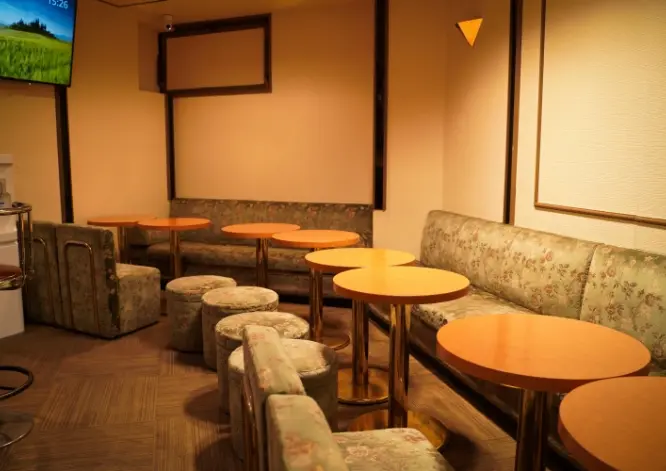 ミーティングや一次会での利用も｜スナックつむぎ